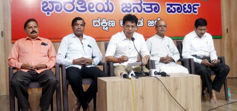 ಯಕ್ಷಗಾನ ಕಲಾವಿದರಿಗೆ ಅಪಮಾನ: ಬಿಳಿಮಲೆ ವಜಾಕ್ಕೆ ಆಗ್ರಹ