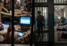 ಖೈದಿಗಳ ಸ್ವರ್ಗ ಪರಪ್ಪನ ಅಗ್ರಹಾರ: ಮೊಬೈಲ್, ಟಿವಿ, ಬಿರಿಯಾನಿ ರಾಜಾತಿಥ್ಯದ ವಿಡಿಯೋ ವೈರಲ್!