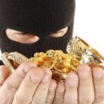 ಇಡಿ ಅಧಿಕಾರಿಗಳ ಸೋಗಿನಲ್ಲಿ ದೋಖಾ: 3 ಕೋಟಿ ಮೌಲ್ಯದ ಚಿನ್ನ, 2 ಲಕ್ಷ ನಗದು ದೋಚಿ ಪರಾರಿ