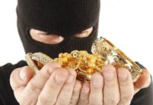 ಇಡಿ ಅಧಿಕಾರಿಗಳ ಸೋಗಿನಲ್ಲಿ ದೋಖಾ: 3 ಕೋಟಿ ಮೌಲ್ಯದ ಚಿನ್ನ, 2 ಲಕ್ಷ ನಗದು ದೋಚಿ ಪರಾರಿ