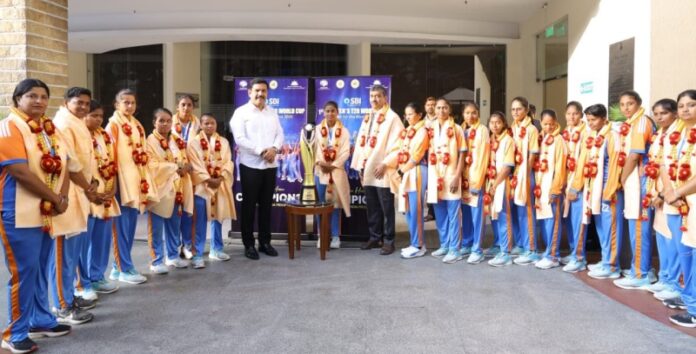 blind-womens-t20-worldcup-team-honoured-by-by-vijayendra