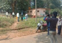 ದಾಂಡೇಲಿಯ ಡಿಎಫ್ಎ ಟೌನ್ ಶಿಪ್ ನಲ್ಲಿ ಅತಿಕ್ರಮಣ ಭರಾಟೆ, ನಮಗೂ ಜಾಗೆ ಬೇಕು ಎಂದು ಸ್ಥಳೀಯರು