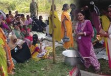 ದಾಂಡೇಲಿ ಅತಿಕ್ರಮಣ ವಿವಾದ: ಮಹಿಳೆಯರಿಂದ ನಮಗೂ ಮನೆ ಕಟ್ಟಲು ಜಾಗೆ ಕೊಡಿ ಹೋರಾಟ