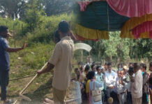 ದಾಂಡೇಲಿ ನಗರಸಭೆ ಪೌರಾಯುಕ್ತರಿಂದ ಯುಟ್ಯೂಬರ್ ಅತಿಕ್ರಮಣ ತೆರವು ಮಹಿಳಾ ಹೋರಾಟಗಾರರಿಗೆ ಜಾಗೆ ನೀಡುವ ಭರವಸೆ.