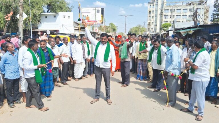 ಗದಗ: ರೈತರ ಉಗ್ರ ಚಳವಳಿಗೆ ಮಣಿದ ಸರ್ಕಾರ, ಸತ್ಯಾಗ್ರಹ ಅಂತ್ಯ