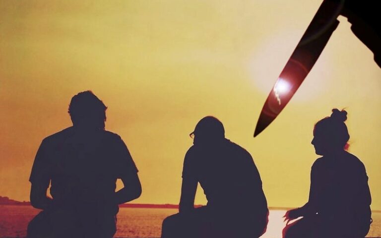 ತ್ರಿಕೋನ ಲವ್ ಸ್ಟೋರಿ: ಜಗಳ ಬಿಡಿಸಲು ಬಂದವರಿಗೆ ಇರಿತ