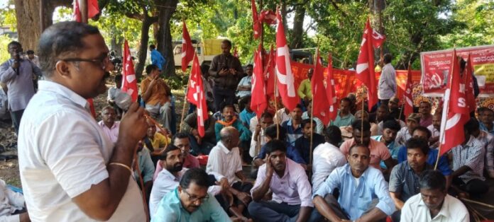 joida-farmers-demand-basic-amenities-tahsildar-assures-action