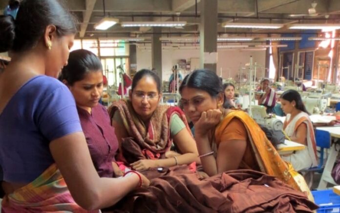 women-nightshift-complaint-dandeli-janavadi-mahila-sangha