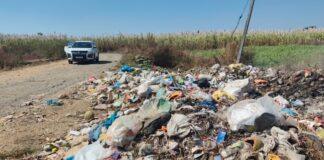 ಬಾಗೇವಾಡಿ ಪಂಚಾಯತಿ ಬೇಜವಾಬ್ದಾರಿತನ: ಜ್ಞಾನಮಂದಿರದ ದಾರಿಯಲ್ಲಿ ಕಸದ ದುರ್ವಾಸನೆ