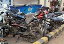 ಬೆಳಗಾವಿ: ಕಾರು ಡಿಕ್ಕಿ ಹೊಡೆದು 13 ದ್ವಿಚಕ್ರ ವಾಹನಗಳು ನಜ್ಜುಗುಜ್ಜು