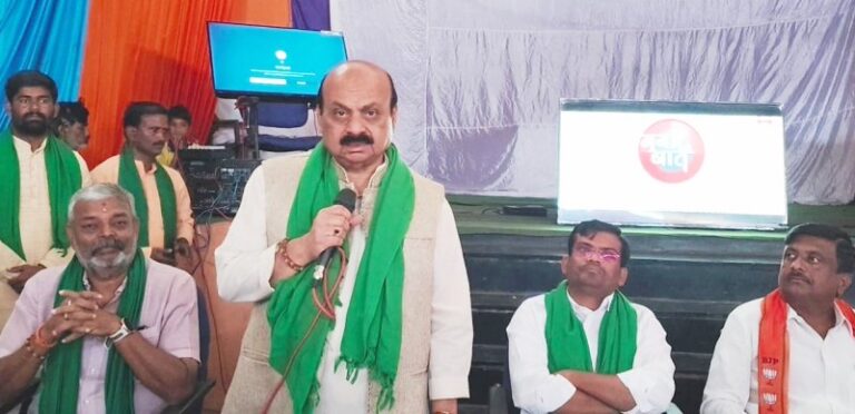 ಮನ್ ಕೀ ಬಾತ್ ಮೂಲಕ ಪ್ರಧಾನಿ ದೇಶದ ಜನರನ್ನು ಒಗ್ಗೂಡಿಸುತ್ತಿದ್ದಾರೆ