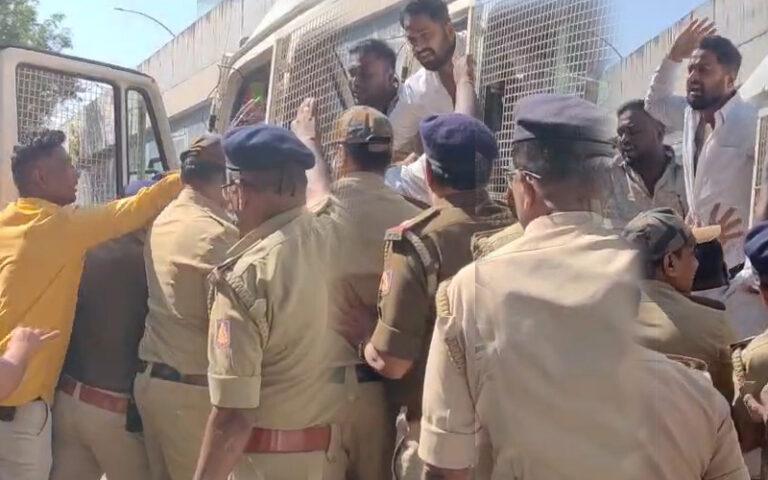 ದಾವಣಗೆರೆ: ದೂಡಾ ಕಚೇರಿಗೆ ಬೀಗ ಹಾಕಿ ಪ್ರತಿಭಟನೆ – ಭಾರೀ ಹೈಡ್ರಾಮ