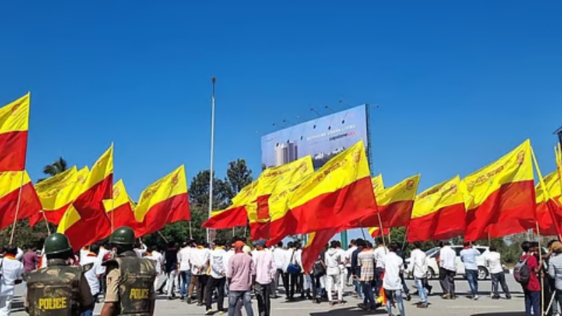 ಕನ್ನಡ ಚಳವಳಿಗಾರರ ಮೇಲಿನ ಮೊಕದ್ದಮೆ ಹಿಂಪಡೆಯಲು ಆಗ್ರಹ