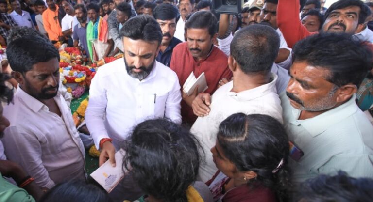 ಚಿಕ್ಕಬಳ್ಳಾಪುರ ದುರಂತ: ಮೃತಪಟ್ಟ ಯುವಕರ ಕುಟುಂಬಕ್ಕೆ ವೈಯಕ್ತಿಕ ಪರಿಹಾರ ನೀಡಿದ ಸಂಸದ ಸುಧಾಕರ್‌