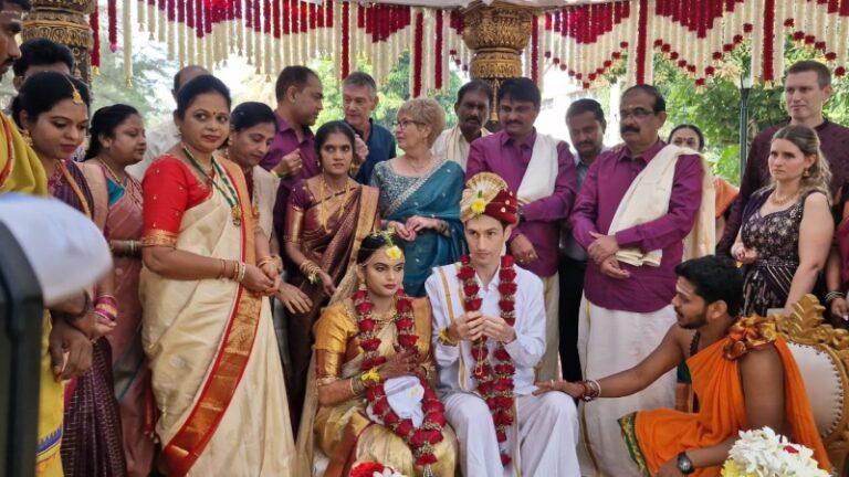 ನ್ಯೂಜಿಲೆಂಡ್ ವರ, ಚಳ್ಳಕೆರೆ ವಧು: ದಾವಣಗೆರೆಯಲ್ಲಿ ಅಪರೂಪದ ಹಿಂದೂ ಸಂಪ್ರದಾಯದ ಮದುವೆ