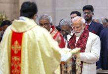 ಕ್ಯಾಥೆಡ್ರಲ್ ಚರ್ಚ್ನಲ್ಲಿ ಕ್ರಿಸ್ಮಸ್ ಪ್ರಾರ್ಥನೆಯಲ್ಲಿ ಪ್ರಧಾನಿ ಮೋದಿ ಭಾಗಿ