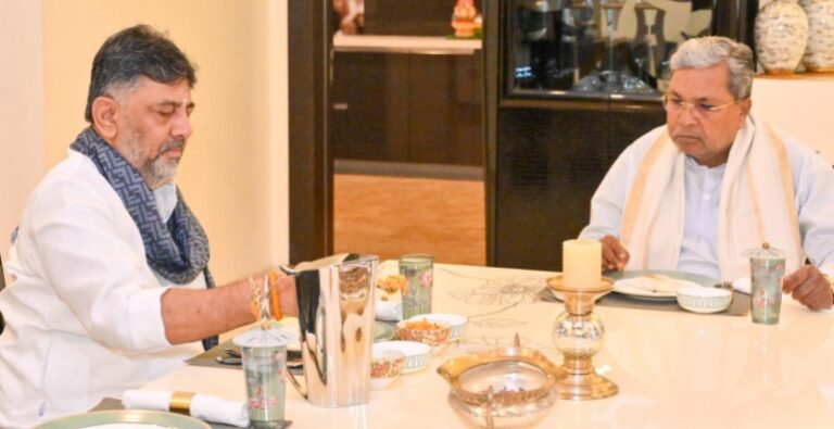 ಬ್ರೇಕ್​ಫಾಸ್ಟ್ ಮೀಟಿಂಗ್: ಡಿಕೆಶಿ ನಿವಾಸಕ್ಕೆ ಆಗಮಿಸಿದ ಸಿದ್ದರಾಮಯ್ಯ