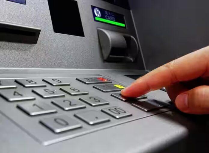 bengaluru-atm-cash-van-robbery-hitachi-staff-loot-1-37-crore