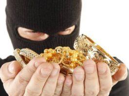 ವಿಜಯಪುರ ಜಿಲ್ಲೆಯಲ್ಲಿ ಹಾಡು ಹಗಲೇ ಬಂಗಾರದ ಅಂಗಡಿ ದರೋಡೆ