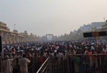 ಹೊಸ ವರ್ಷದ ಸಂಭ್ರಮ: ಮಂತ್ರಾಲಯಕ್ಕೆ ಹರಿದುಬಂದ ಭಕ್ತಸಾಗರ