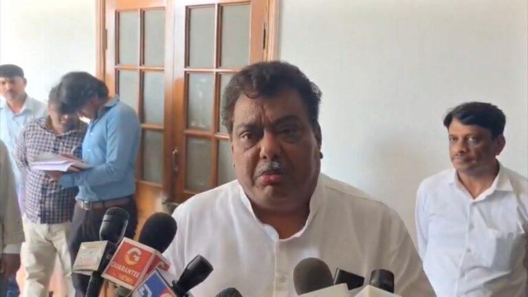 ನರೇಗಾ ಚರ್ಚೆಗೆ ವಿಶೇಷ ಅಧಿವೇಶನ – ಬಿ.ವೈ. ವಿಜಯೇಂದ್ರ ಉತ್ತರಿಸಲಿ ನರೇಗಾ ಚರ್ಚೆಗೆ ವಿಶೇಷ ಅಧಿವೇಶನ – ಬಿ.ವೈ. ವಿಜಯೇಂದ್ರ ಉತ್ತರಿಸಲಿ