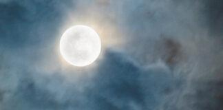 ಶನಿವಾರ ಆಕಾಶದಲ್ಲಿ ವಿಸ್ಮಯ: Wolf Supermoon ಕಂಗೊಳಿಸಿದ ಕ್ಷಣ