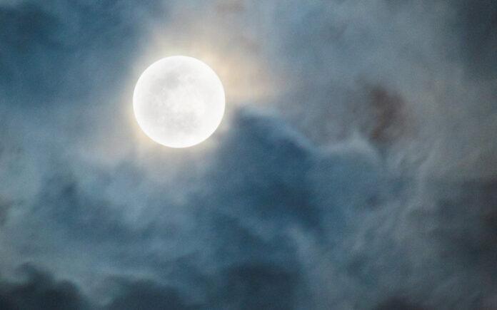 wolf-supermoon-january-3-2026-brightest-full-moon