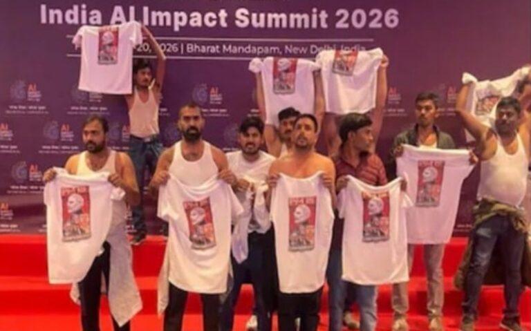 AI ಶೃಂಗಸಭೆಯಲ್ಲಿ ಶರ್ಟ್ ಬಿಚ್ಚಿ ಯುವ ಕಾಂಗ್ರೆಸಿಗರ ಪ್ರತಿಭಟನೆ