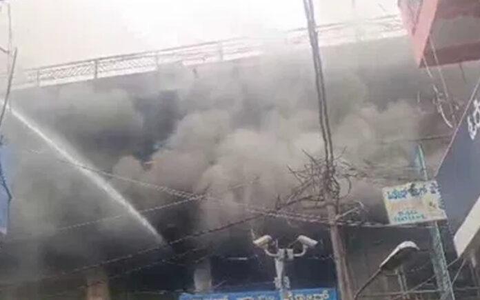 chickpet-kumbharpet-hardware-warehouse-fire-bengaluru