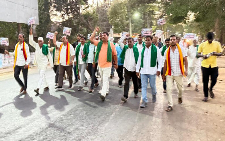 ನೀರಾವರಿ ಯೋಜನೆ ವಿಳಂಬ: ಹಳಿಯಾಳದಲ್ಲಿ ರೈತರ ಪಾದಯಾತ್ರೆ