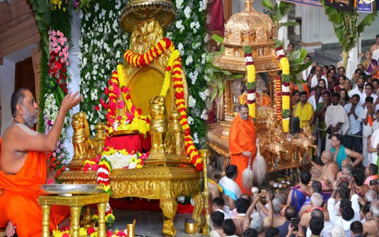 ಮಂತ್ರಾಲಯದಲ್ಲಿ ಗುರುರಾಯರ ಪಟ್ಟಾಭಿಷೇಕ ಮಹೋತ್ಸವ