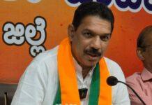 ಗಾಂಧಿಯನ್ನು ಗೋಡ್ಸೆಗಿಂತ ಹೆಚ್ಚು ಬಾರಿ ಕಾಂಗ್ರೆಸಿಗರು ಕೊಂದಿದ್ದಾರೆ