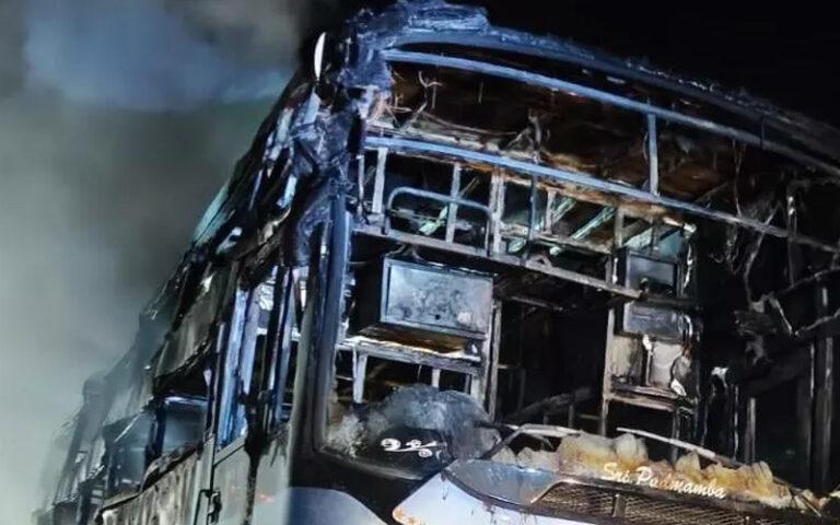 ಖಾಸಗಿ ಬಸ್‌ಗೆ ಬೆಂಕಿ: 40 ಪ್ರಯಾಣಿಕರು ಅಪಾಯದಿಂದ ಪಾರು