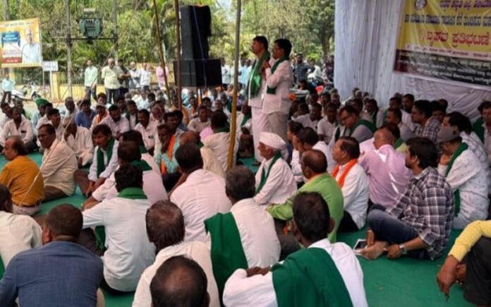 haliyal-farmers-protest-over-delay-in-kali-river-water-project