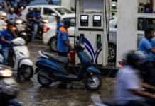 ತೈಲ ಬಿಕ್ಕಟ್ಟು: ಭಾರತದಲ್ಲಿ ಪ್ರೀಮಿಯಂ ಪೆಟ್ರೋಲ್ ಬೆಲೆಯಲ್ಲಿ ಏರಿಕೆ