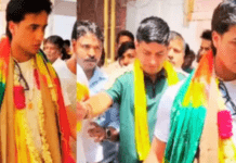 ಸನ್ರೈಸರ್ಸ್ ಸ್ಟಾರ್ ಕ್ರಿಕೆಟರ್ಗೆ ವೃಂದಾವನದಲ್ಲಿ ಶಾಕ್; ದೇಗುಲದ ಮುಂದೆ ಚಪ್ಪಲಿ ಹುಡುಕಿದ ಅಭಿಷೇಕ್ ಶರ್ಮಾ? ವಿಡಿಯೋ ವೈರಲ್!