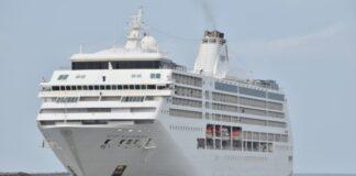 ಮಂಗಳೂರು ಬಂದರಿಗೆ ಬಂದ ಐಷಾರಾಮಿ ಕ್ರೂಸ್ ಹಡಗು