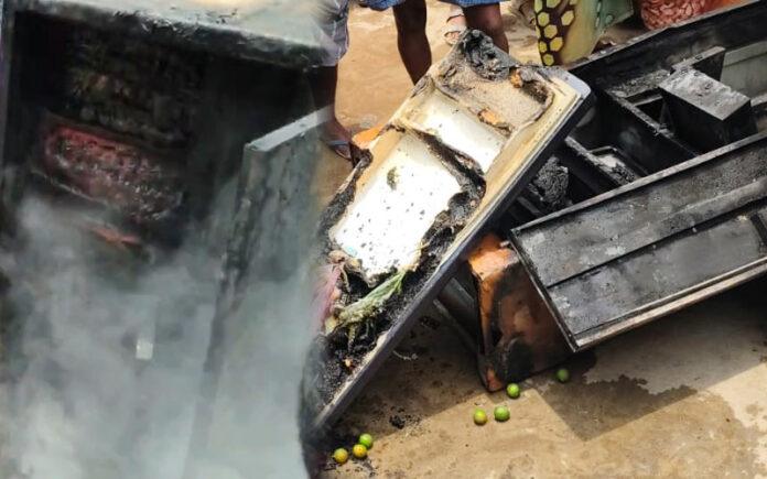 tekkalakote-fridge-explosion-house-fire-incident
