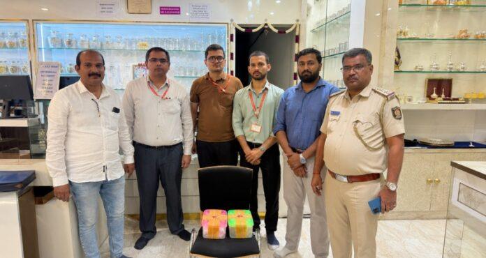 bis-seizes-over-100-fake-hallmarked-gold-jewellery-items-in-davanagere-raid
