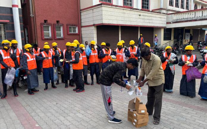 dandeli-city-municipality-distributes-safety-gear-and-uniforms-to-civic-workers