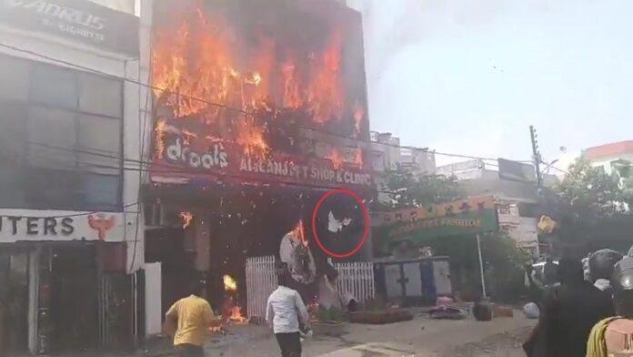 fire-breaks-out-in-commercial-building-at-usha-mehta-marg-no-casualties