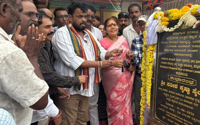 rs-4-34-crore-project-launched-to-remove-shirur-landslide-silt-from-gangavali-river-in-ankola