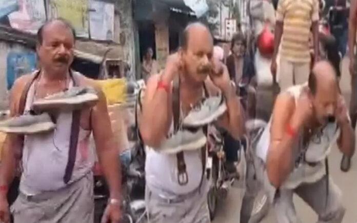 tmc-leader-sapan-samanta-humiliated-by-locals-over-corruption-allegations-in-west-bengal