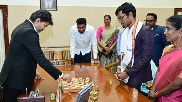 ಸಿಎಂ ವಿಜಯ್ ವಿರುದ್ಧ 15 ನಿಮಿಷ ಚೆಸ್ ಆಡಿ ಗೆದ್ದ ಪ್ರಜ್ಞಾನಂದ: ನಾರ್ವೆ ಚಾಂಪಿಯನ್ಗೆ ಸಿಕ್ಕಿತು ಬಂಪರ್ ಬಹುಮಾನ!