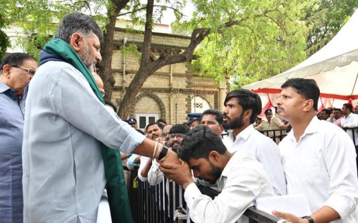 dk-shivakumar-on-drought-crop-loan-waiver-kalaburagi-review-meeting