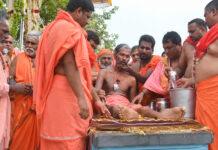 ಗದಗ: 33 ದಿನಗಳ ಸಮಾಧಿ ಯೋಗ ಮುಕ್ತಾಯ – ಶ್ರೀಗಳ ದರ್ಶನ