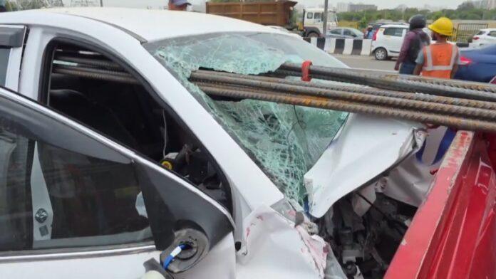 gurugram-dwarka-expressway-crash-tmt-rods-pierce-cab-driver-killed