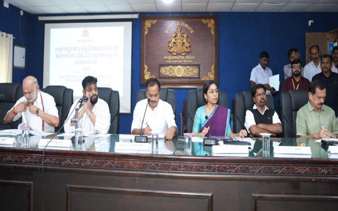 uttara-kannada-disaster-preparedness-review-ut-khader-karwar-meeting