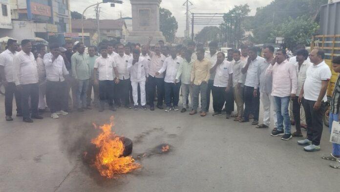 koppal-protest-demanding-minister-post-for-raghavendra-hitnal