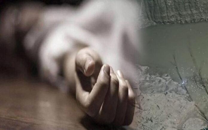 muddebihal-sisters-dead-bodies-found-in-well-father-missing